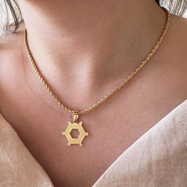 Colar feminino agronomia corrente grossa Banhado a ouro 18k